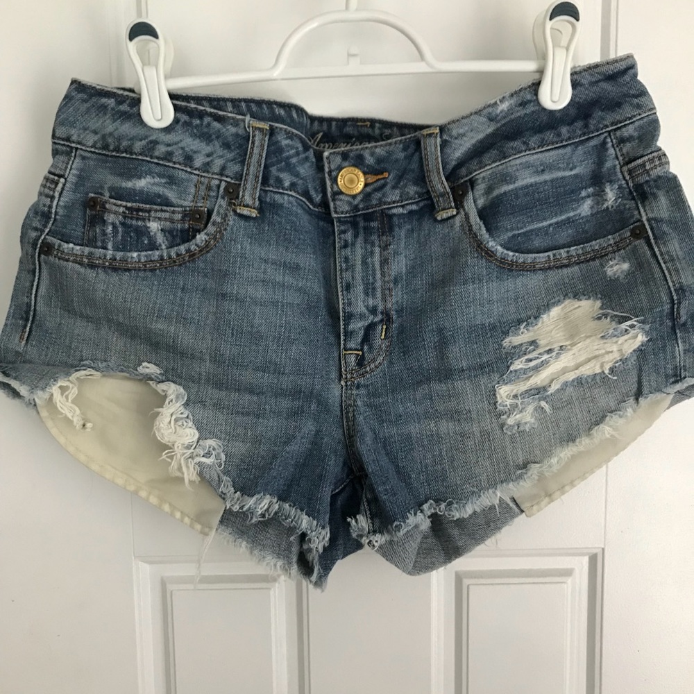 AEO Distressed Hi-rise Festival Shorties